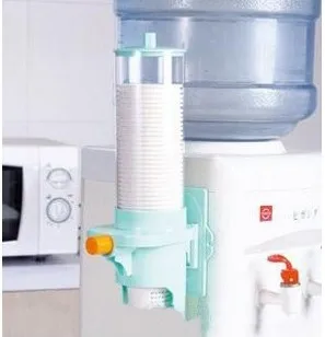 Автоматически Возьмите чашку с водой для напитков/пластиковый подстаканник