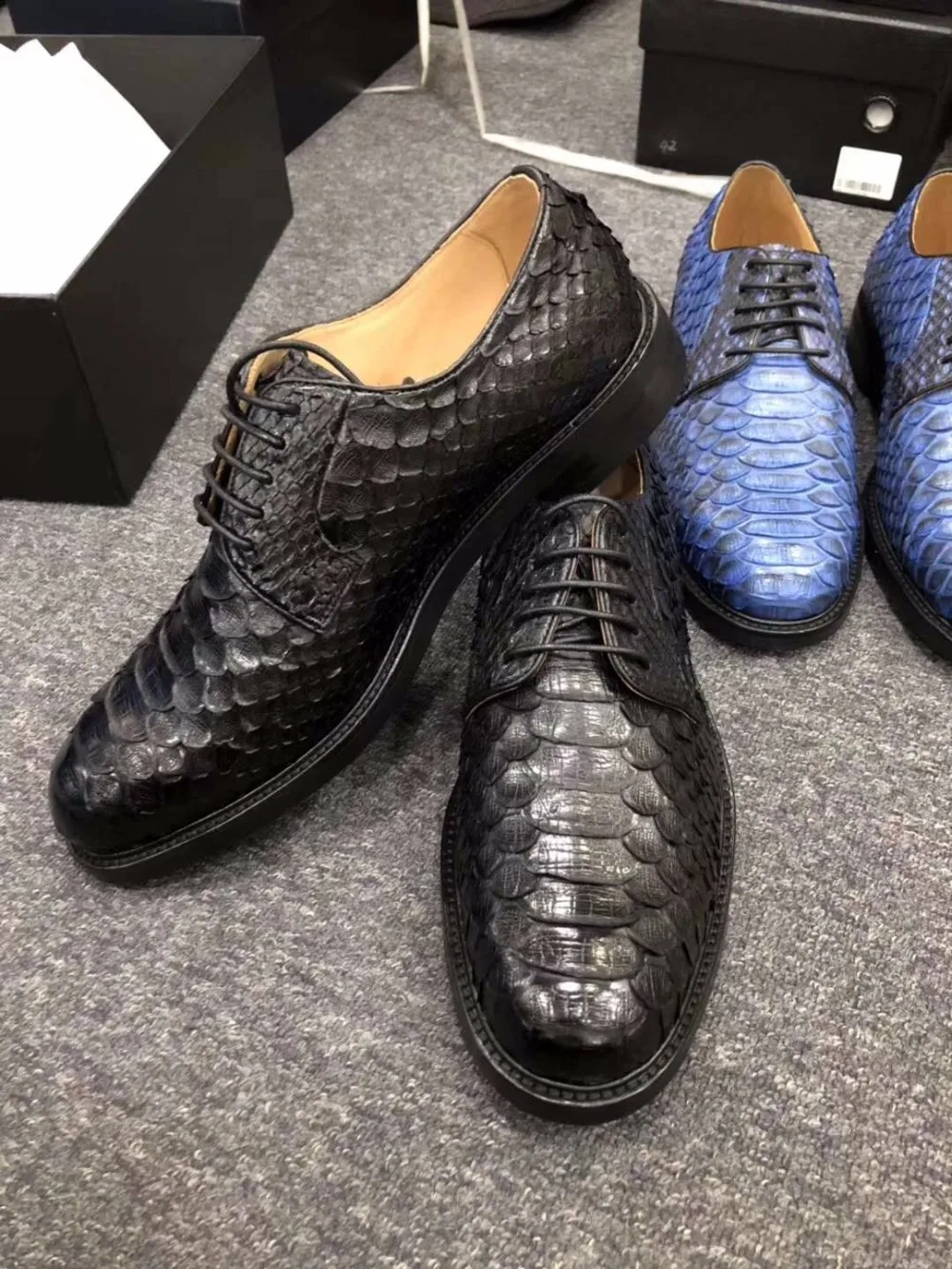 Мужские деловые туфли из 100% натуральной кожи питона черные кожаные на шнуровке