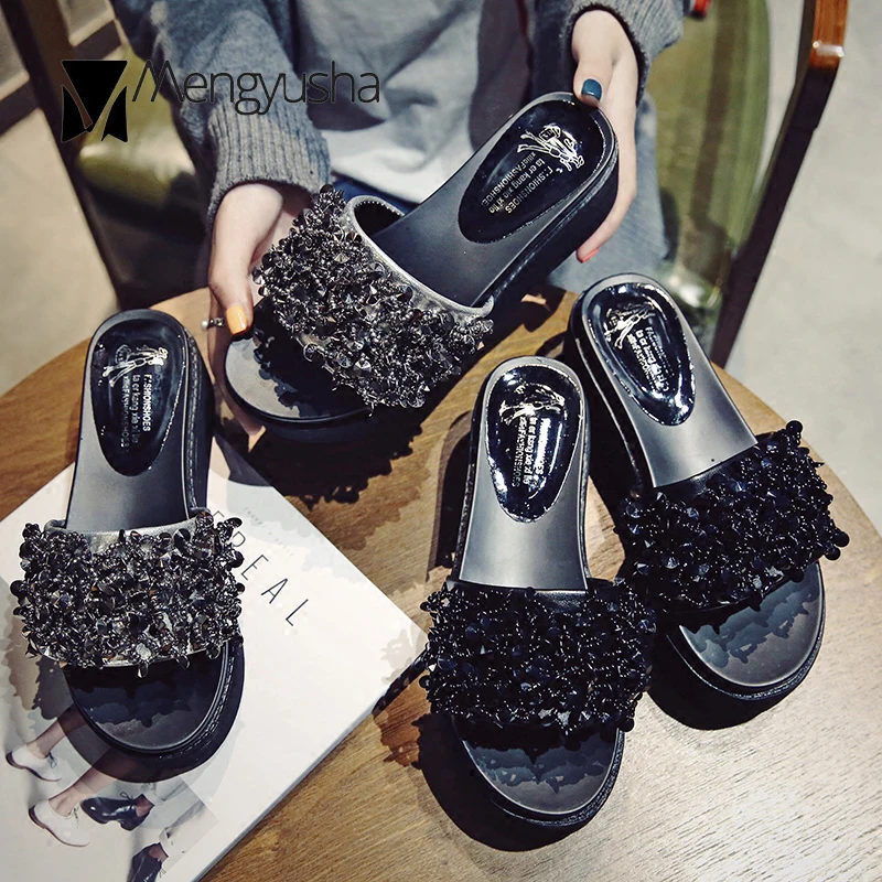 Обувь на танкетке с украшением в виде кристаллов женские летние Серебристые