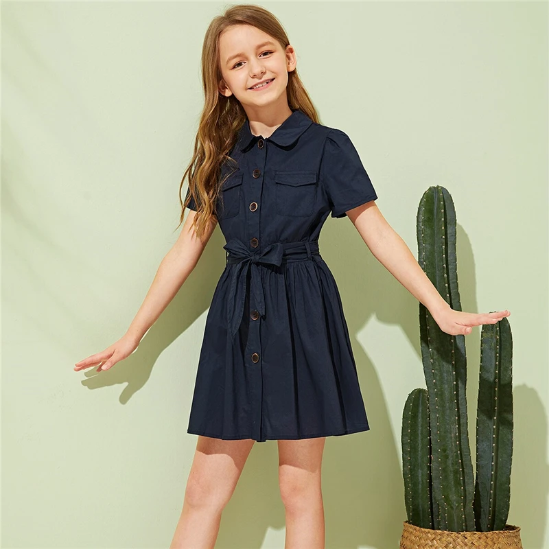 SHEIN Kiddie/платье-рубашка с одной пуговицей спереди и поясом для девочек; коллекция года; летнее короткое платье с короткими рукавами и двумя карманами для детей