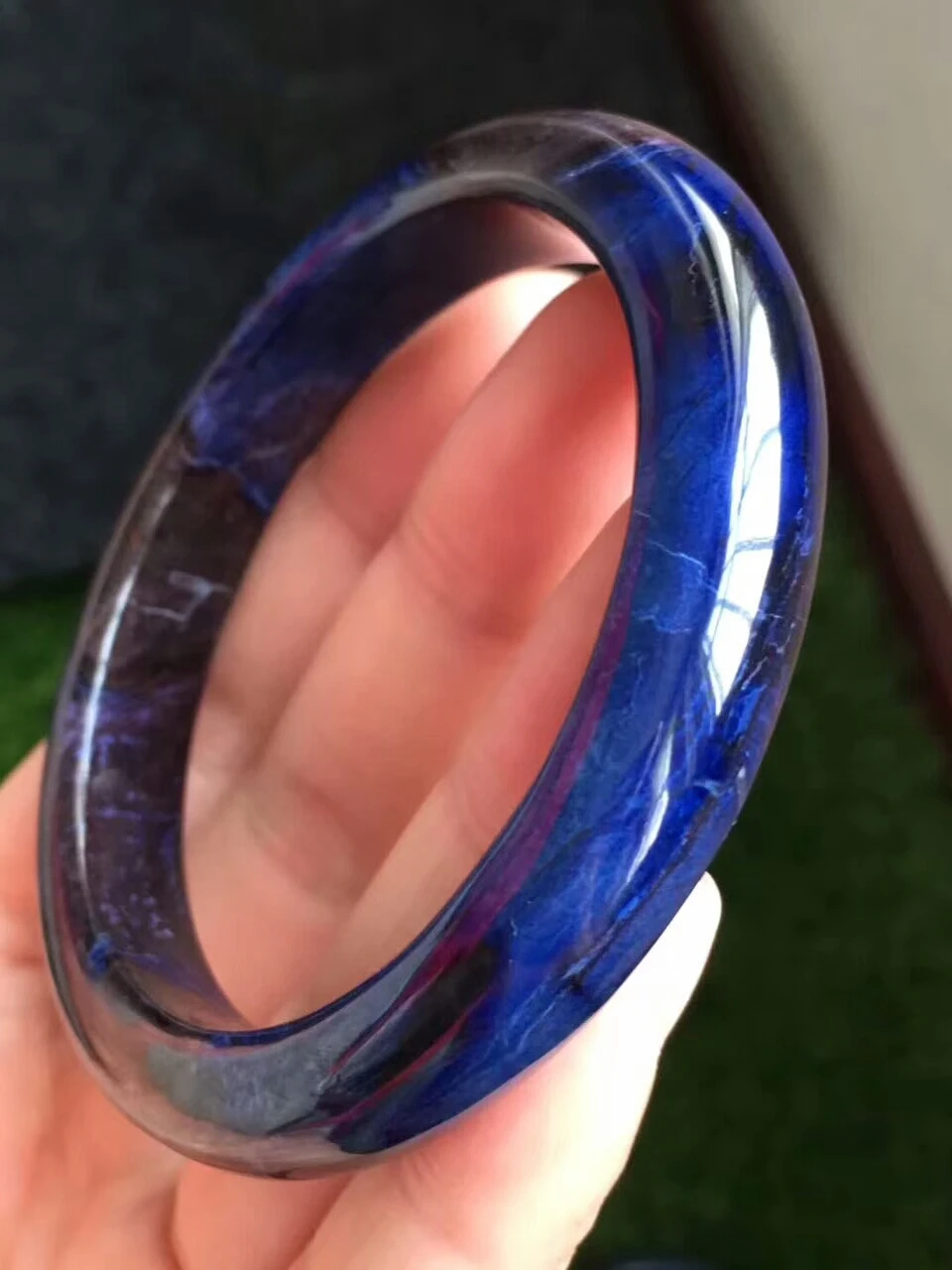 Высококачественный натуральный Sugilite королевский синий драгоценный камень ЮАР