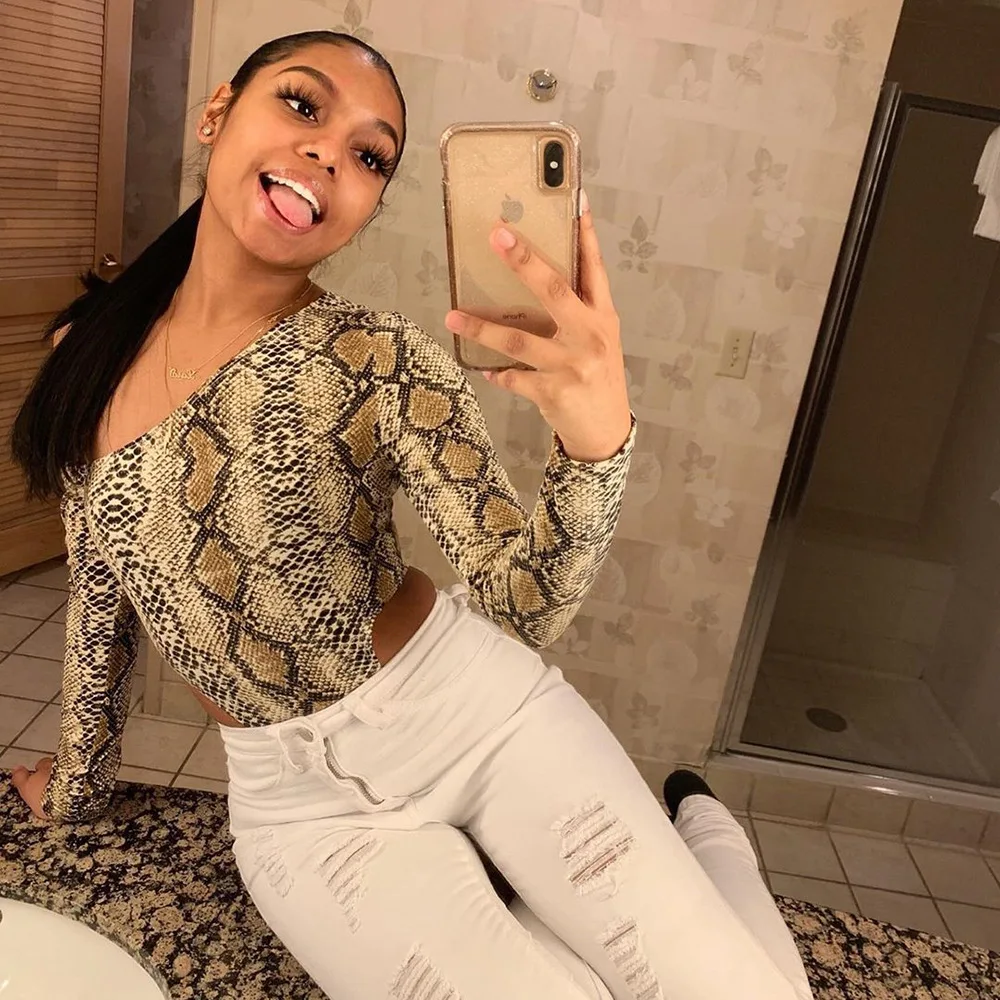 Shstyle многоцветный принт змеиной кожи с длинным рукавом открытыми плечами осенние