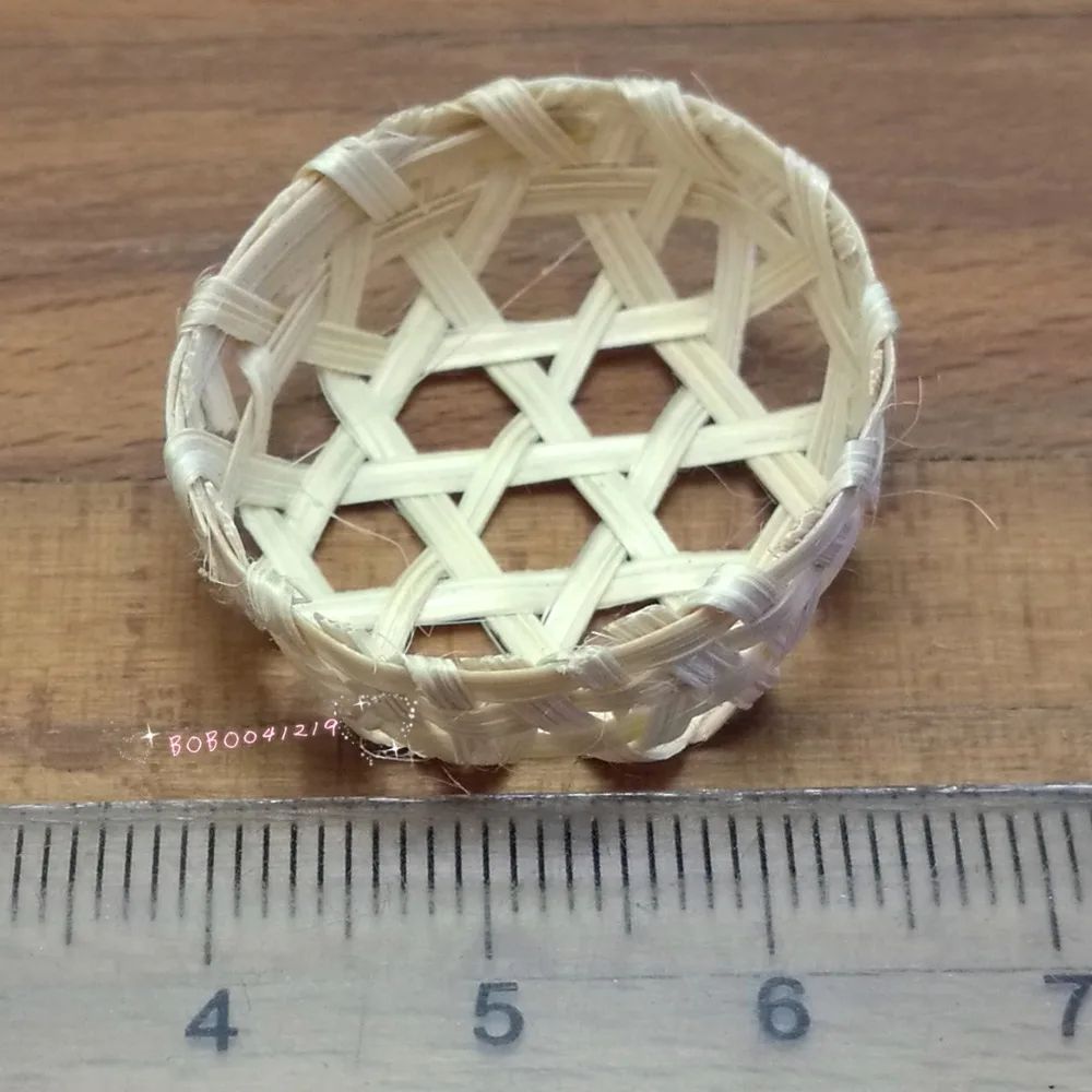 Dollhouse Miniature Toy 1:12 Kitchen A Bamboo Basket Diameter 2.5cm SPO702 | Игрушки и хобби