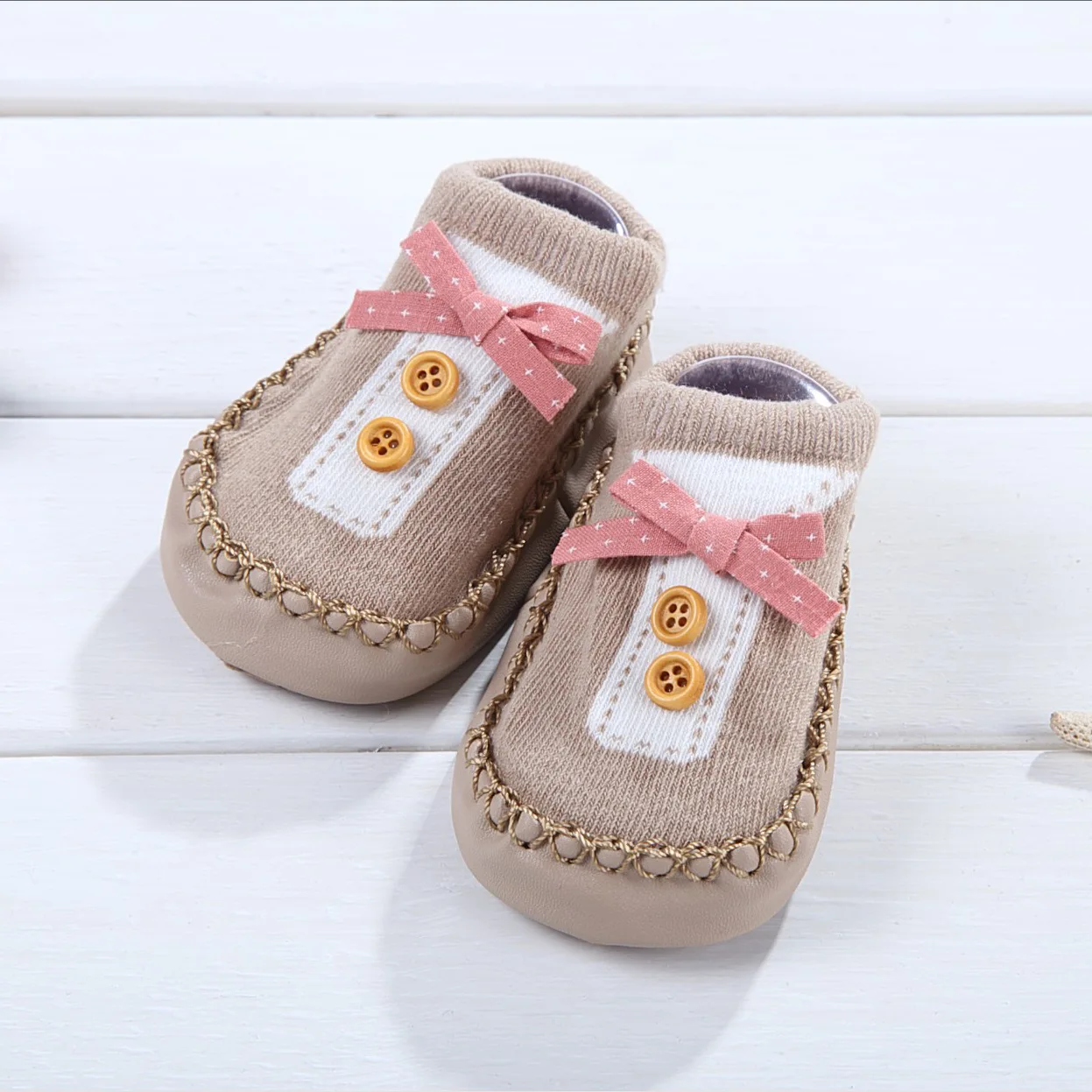 Три пары Новые детские кружевные носки нескользящая Мягкая подошва малышей кожа