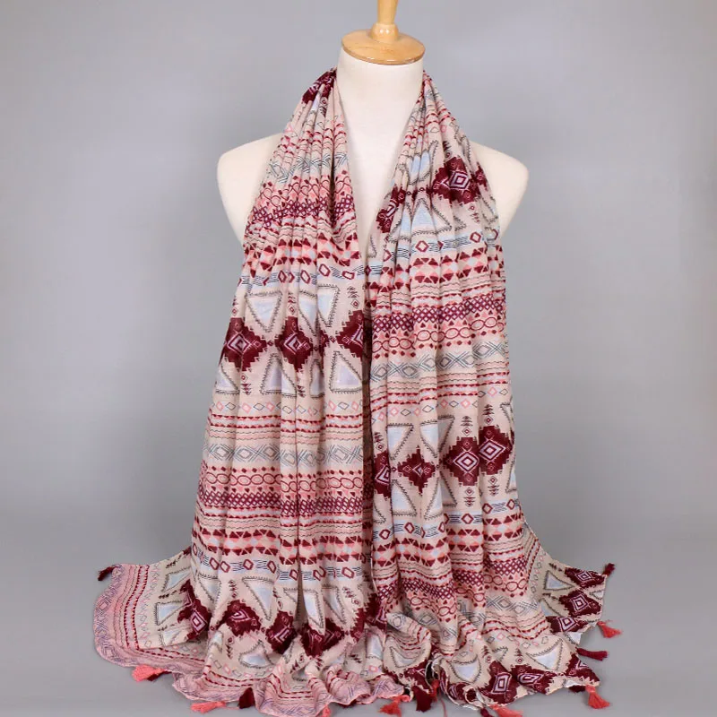 Женские шарфы с кисточками и принтом 2017 шарф из вискозы геометрическим рисунком