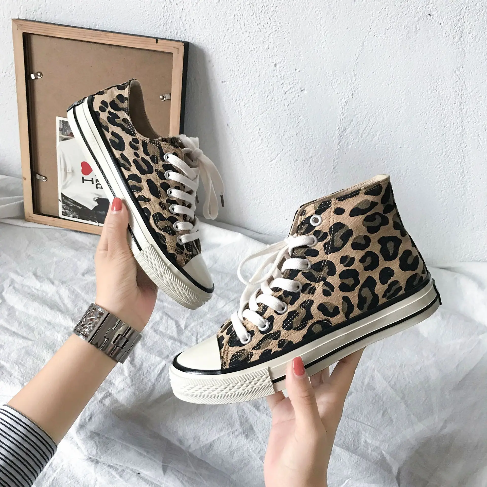 Для женщин холст кроссовки Leopard высокой верхней удобная обувь вулканизируют