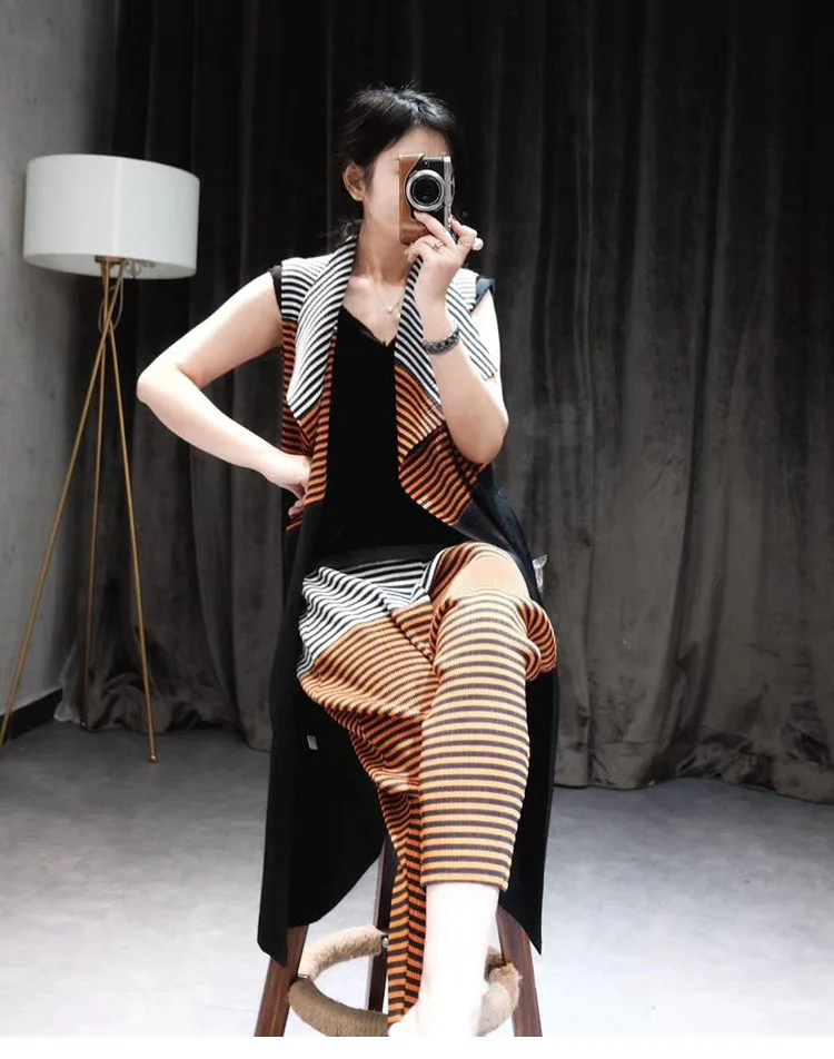 Высокое качество Miyake Fold лето полосатый жилет+ узкие брюки модный костюм из двух предметов брюки костюм