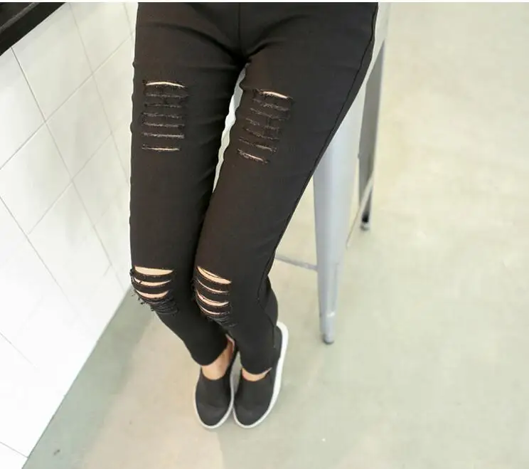 2022 Skinny Jeans Women Denim Pants Holes Destroyed Knee Pencil Pants Casual Trousers Black White Stretch Ripped Jeans