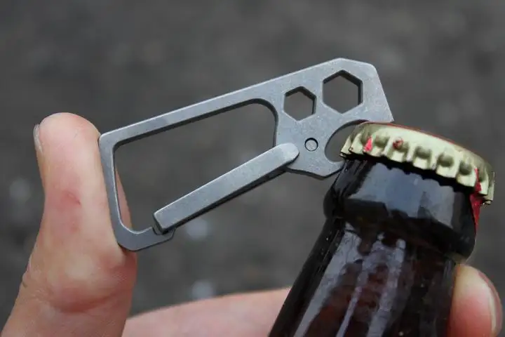 

Bottle Opener EDC Outdoor Camping New Multi-function Titanium Alloy One Spring Anti-lost Fast Fastener Titanium Key Buckle EDC