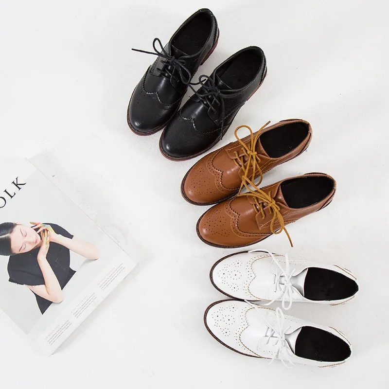 Модные женские туфли-броги в британском стиле на плоской подошве классические