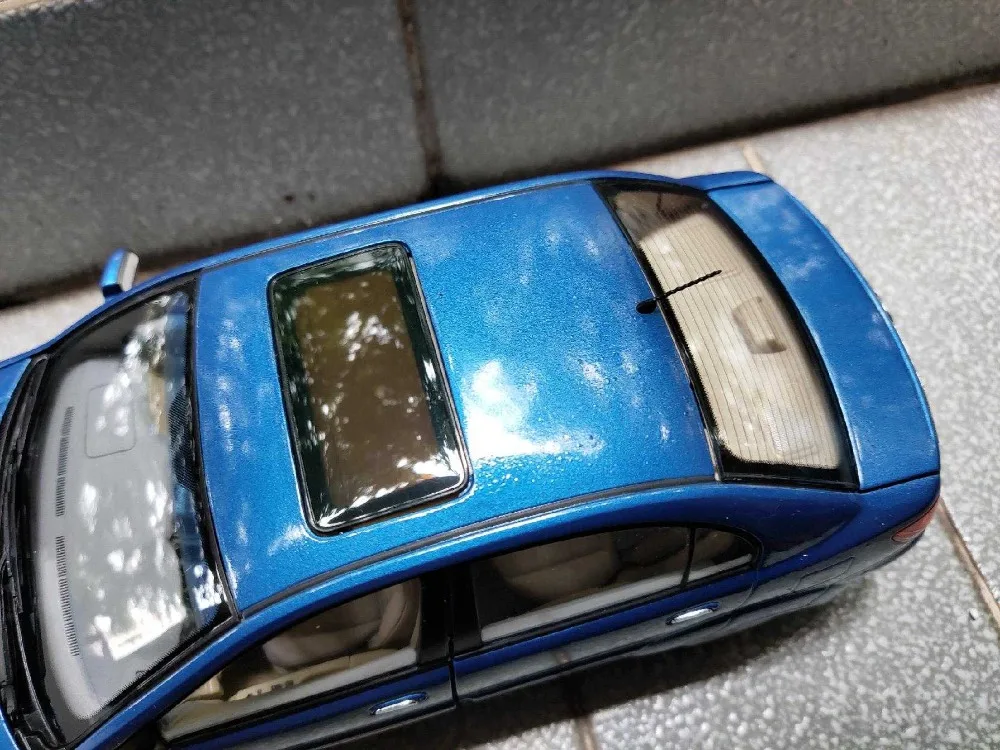 1:18 литая под давлением модель для Kia Rio 2007 синий седан редкий сплав игрушечный автомобиль миниатюрная Коллекция подарков