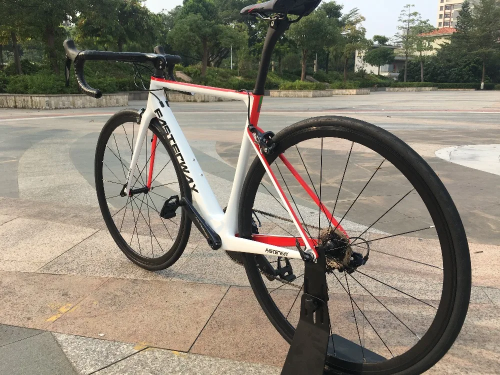 Суперсветильник углеродный дорожный велосипед бренда TAIWAN FASTERWAY 700C 22 скорости R8000