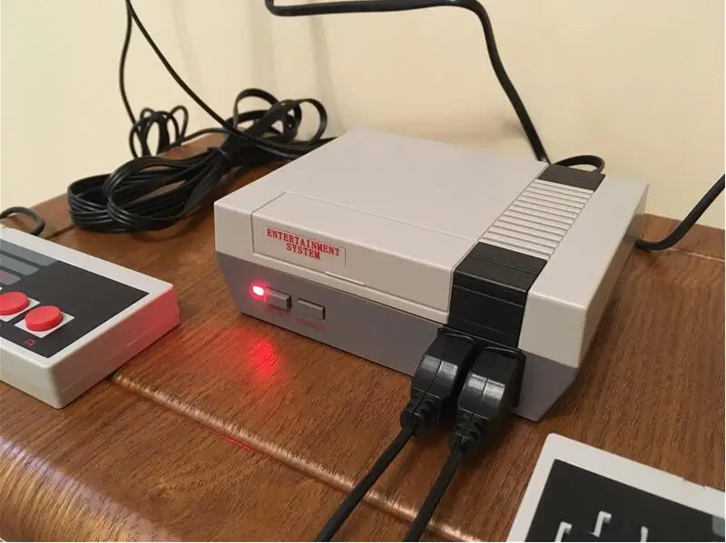 Популярная Мини Ретро Классическая игровая консоль со встроенными 620 играми 8 бит
