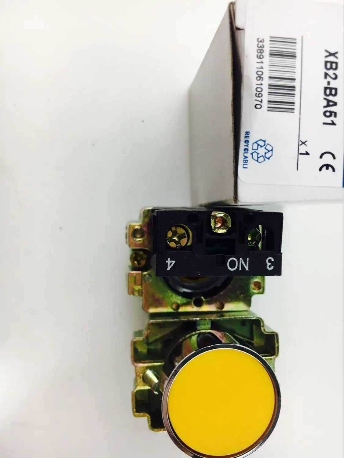 5 шт./лот XB2 BA51 XB2-BA51 yellowself-моментальная Перезагрузка Flush кнопки 1 N/O плоская кнопка переключатель - Цвет: XB2BA51 NO Yellow
