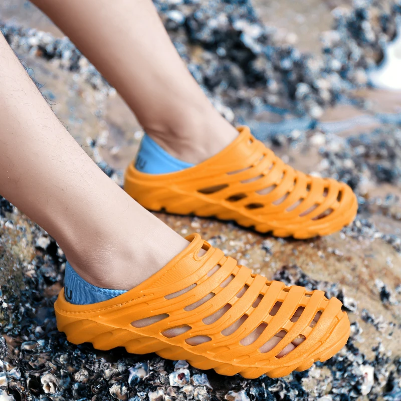 Мужская обувь с перфорацией; мужские сандалии; Sandalias; Летняя обувь; Sandalen; тапочки; Sandalet hombre Sandali Croc; Сабо; Новинка года