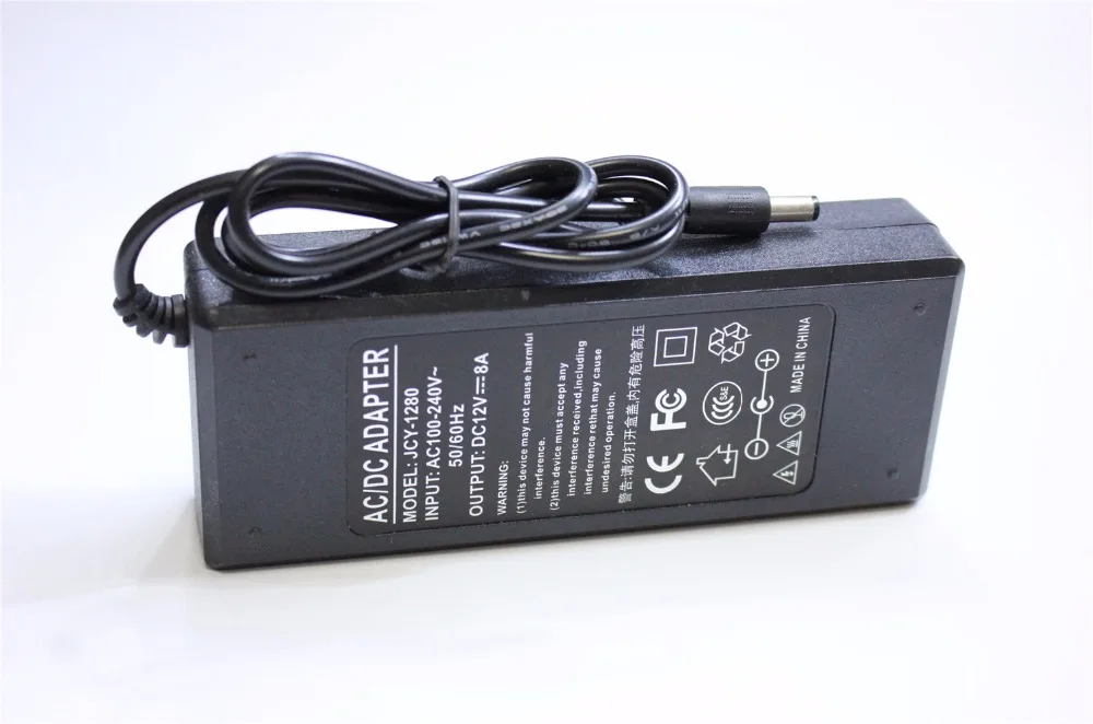 Высококачественный универсальный преобразователь переменного тока для DC 12V 8A 96W