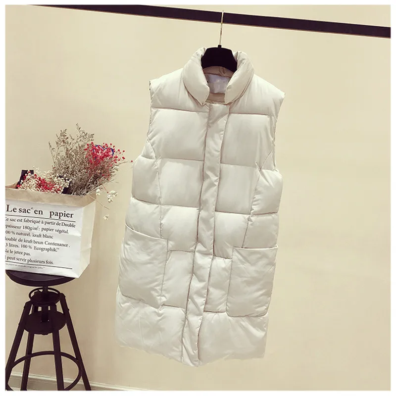 Женский хлопковый жилет MUMUZI бежевый мягкий теплый на утином пуху верхняя одежда