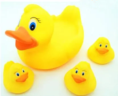 Big hair duck 4 шт./лот, игрушки для плавания в виде животных, красочные мягкие плавающие резиновые утки, сжимающие звук, пищащие игрушки для купания для детей, игрушки для купания - Цвет: Big hair duck