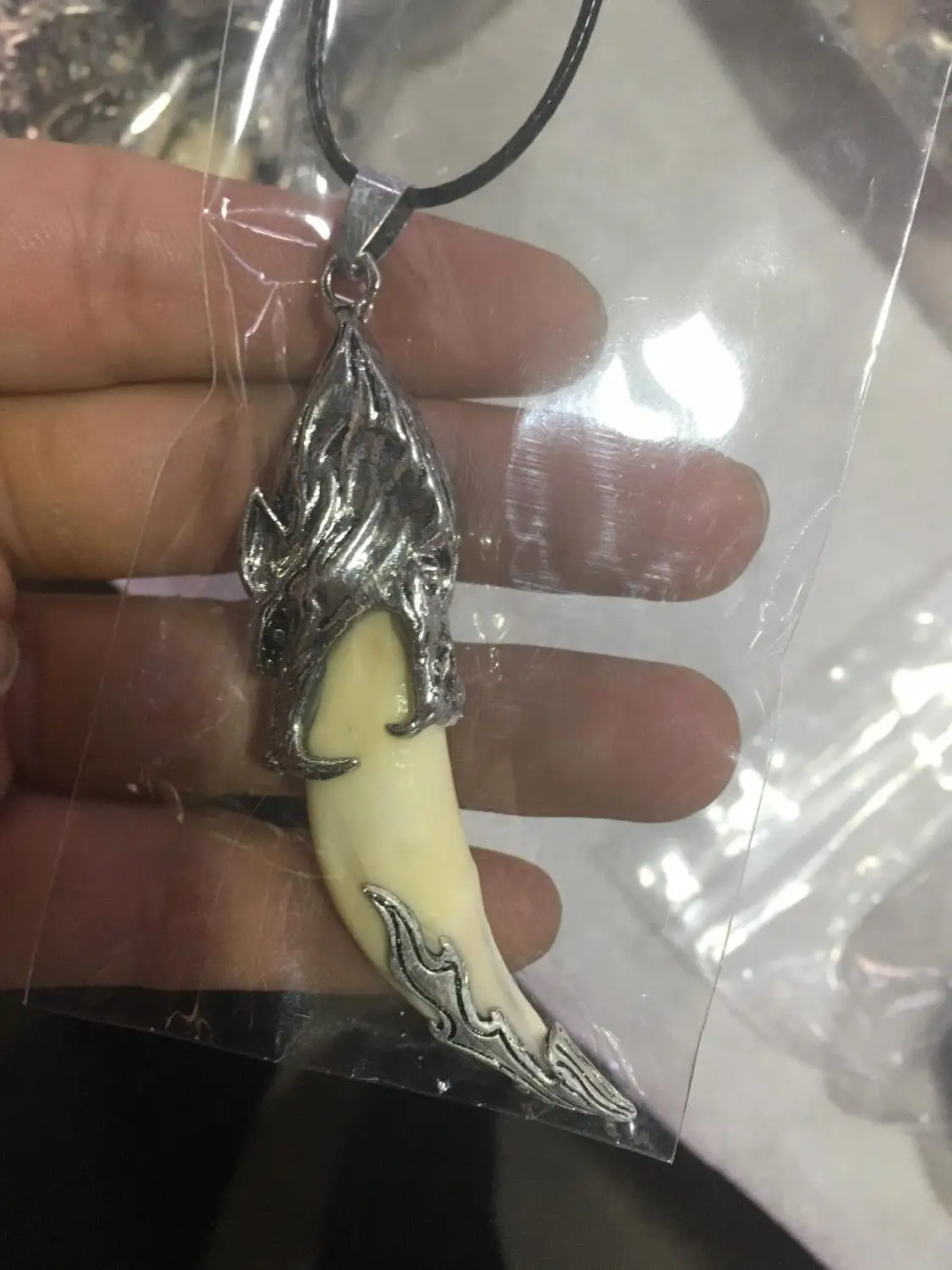free shipping Chinese antique silver eagle decoration boar tooth amulet pendant | Украшения и аксессуары
