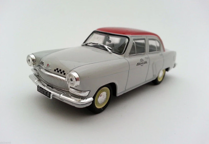 Модель автомобиля из литья под давлением 1/43 новая модель по специальной цене