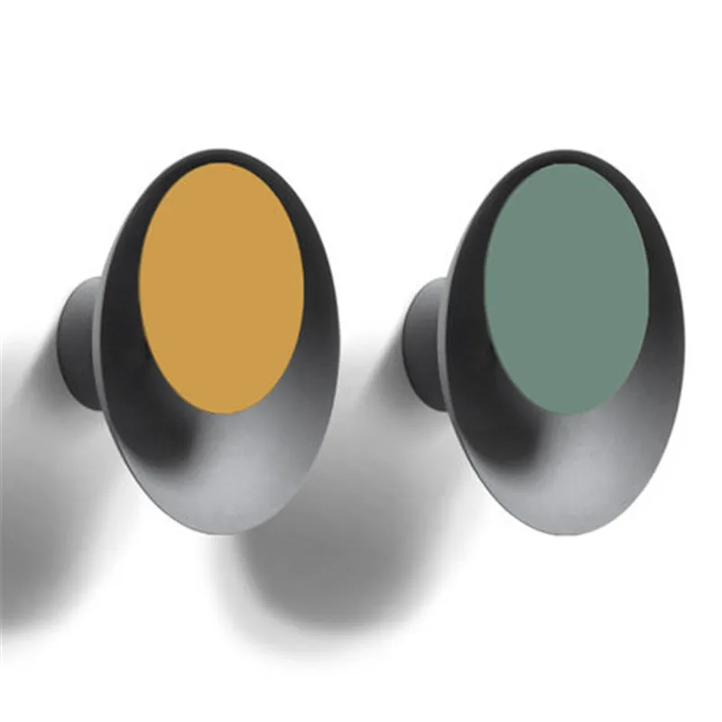 Простой современный настенный светильник в скандинавском стиле