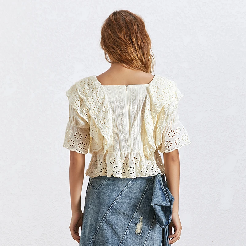 Женская блузка TWOTWINSTYLE летняя с квадратным воротником и рукавами