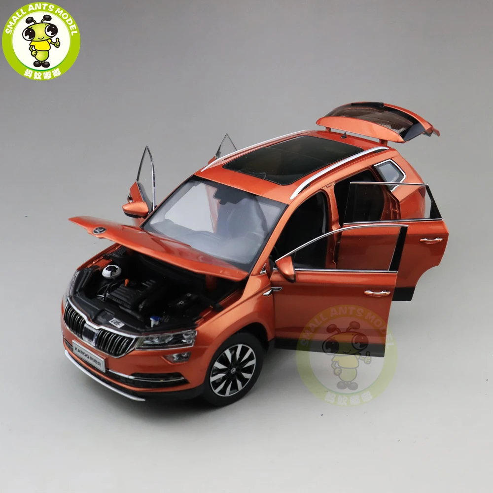 1/18 Skoda KAROQ SUV литая модель металлическая модель автомобиля SUV игрушки подарок для мальчиков и девочек коллекция хобби оранжевый