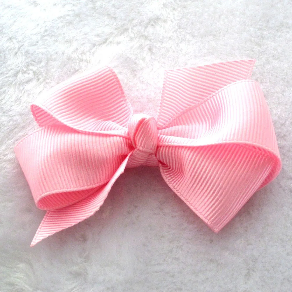 ярко розовый бант. бантики красно белые. фото бантика. бантики для волос. бант -брошь.