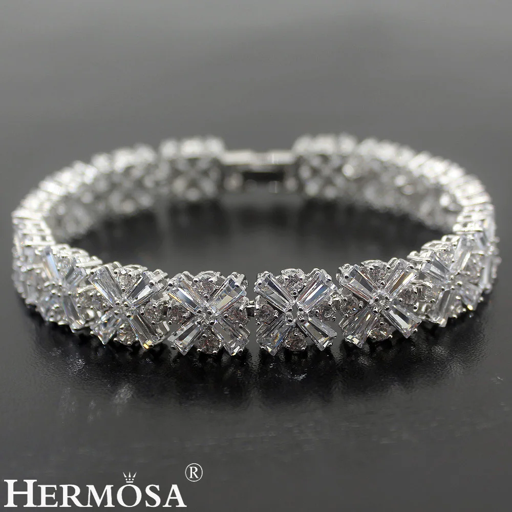 Браслет из белого и фиолетового снежинок 18 см 2 цвета| |