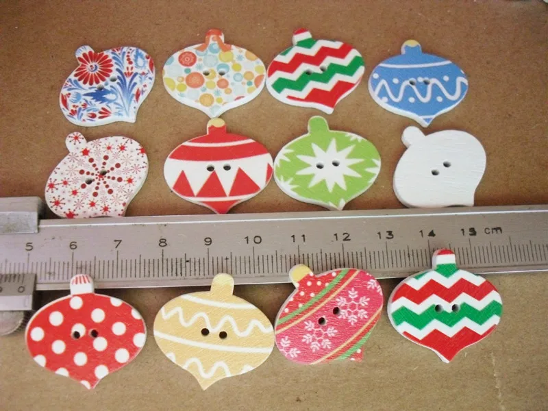 100PCs Christmas Hot Lantern Mixed Wooden Buttons Sewing 25mm x26mm For Diy |