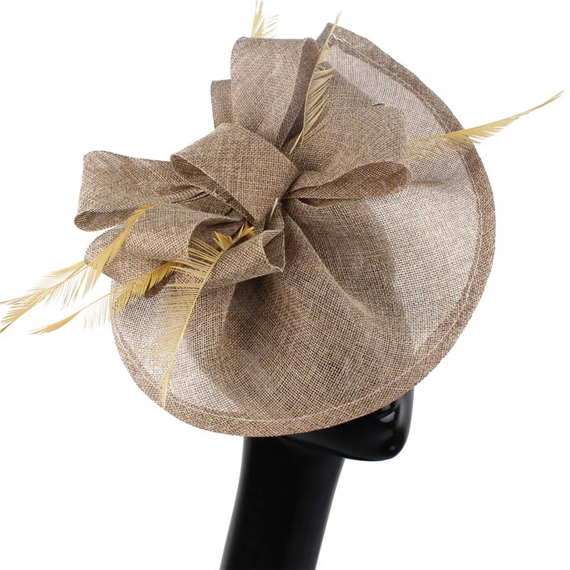 Перо Fascinators Жокейские шапочки для Для женщин Элегантный светло-голубой цвет имитация чародей шляпа девушек вечернее свадебное платье Шапки SYF66 - Цвет: khaki