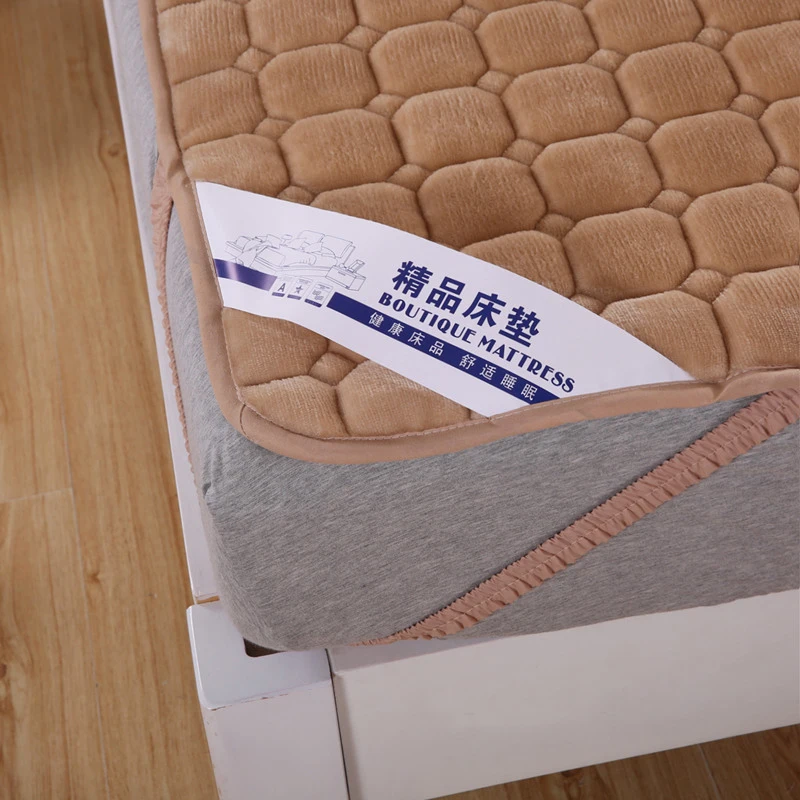 Новое постельное покрывало из фланелевой ткани бесплатного почтового качества.