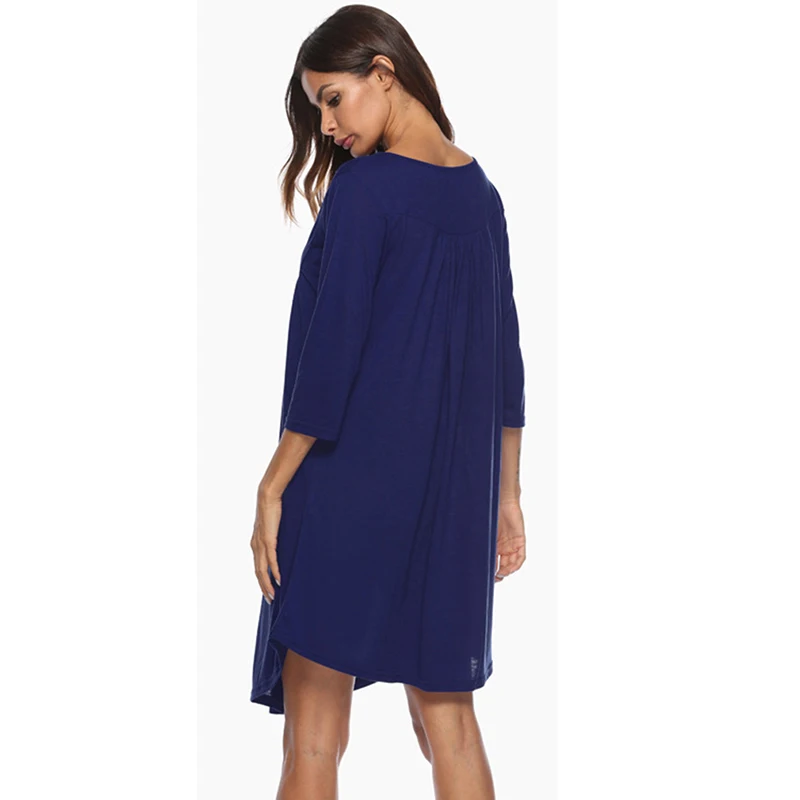 Женское свободное однотонное платье с пуговицами плиссированное укороченное