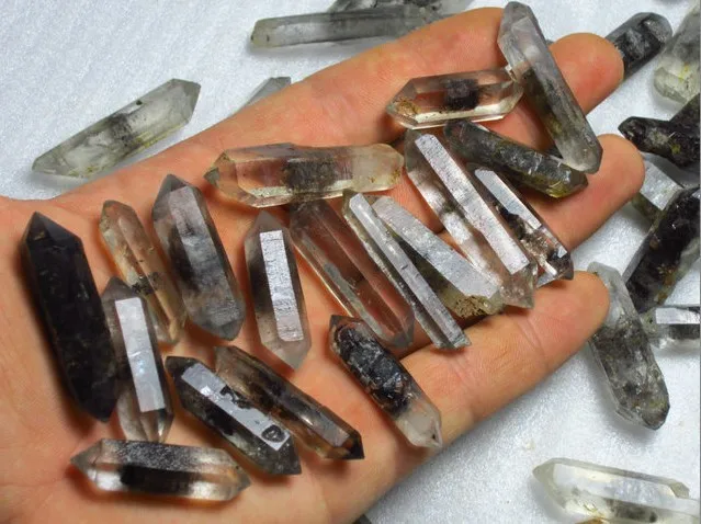 Фунтов 53 натуральные черные призрачные кристаллические костные образцы с