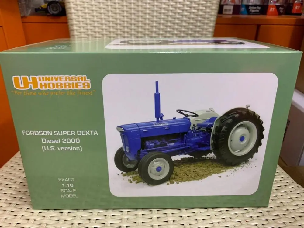 Универсальные хобби 1/16 г. Fordson Super Dexta Diesel 2000 US Version трактор UH2902 |