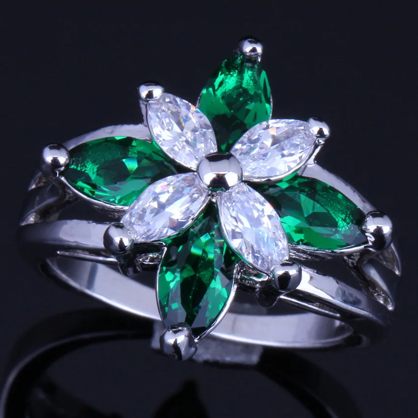 

Cheerful Frog Green Cubic Zirconia White CZ Silver Plated Ring V0136