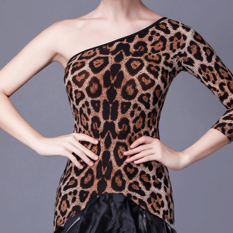 Женское леопардовое платье с длинным рукавом и одним плечом для