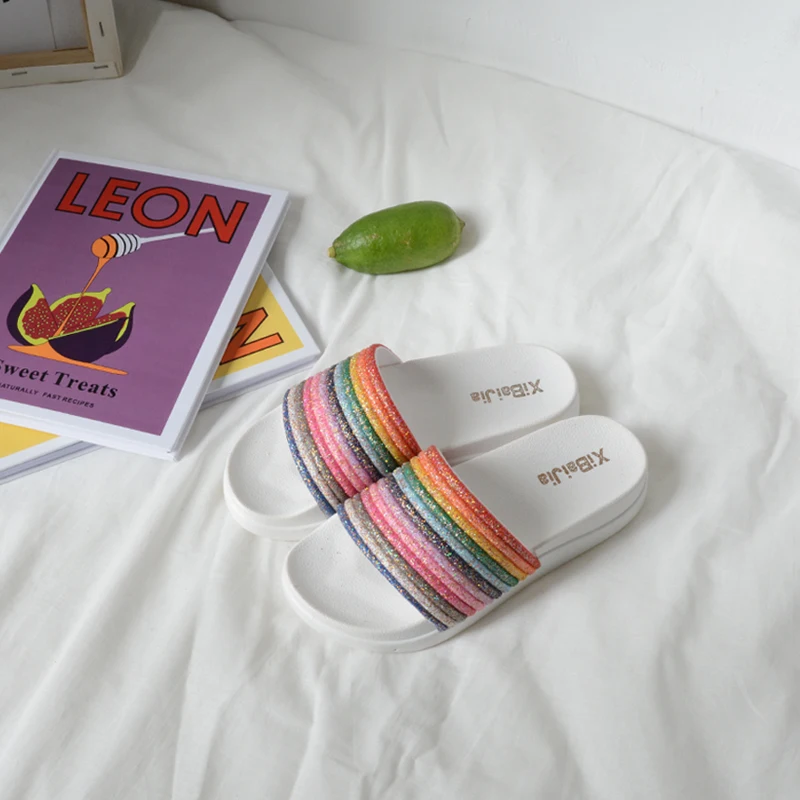 Радужная обувь женские модные Вьетнамки летние Нескользящие сандалии с