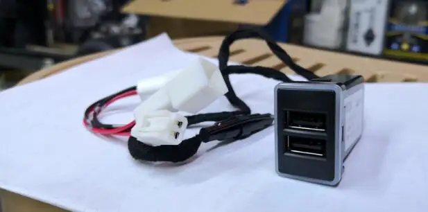 Быстрое Автомобильное зарядное устройство USB для серии HIACE 200 2014 2017|Проволока| |