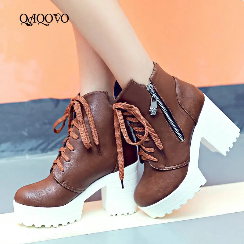 

2019 New Women Platform Ankle Boots Square High Heel Martin Boots Lace Up Zipper Boots Autumn Winter Ladies Shoes Black White