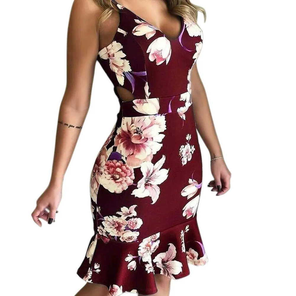 Женское платье на бретельках цельное без рукавов с цветочным принтом