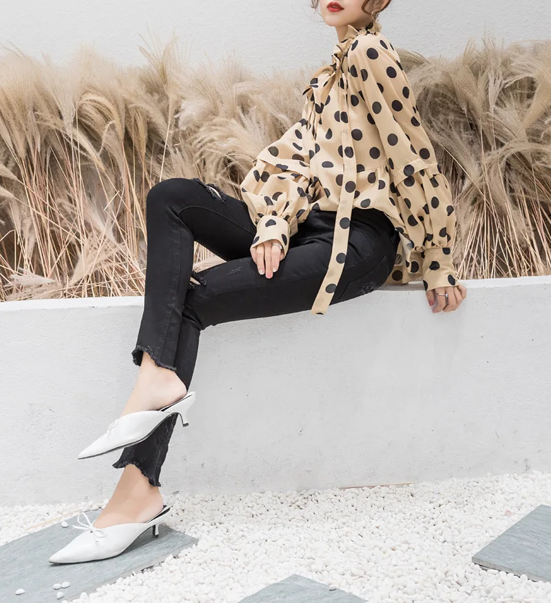 Женская блузка в горошек AIMENUNU свободная с рюшами на шнуровке длинными