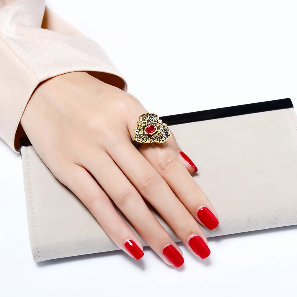 Винтажное кольцо с черным листом круглым красным и фиолетовым фианитом|leaf ring|finger