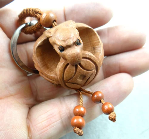 Натуральное красное дерево трехмерная гравировка летучая мышь и деньги брелок