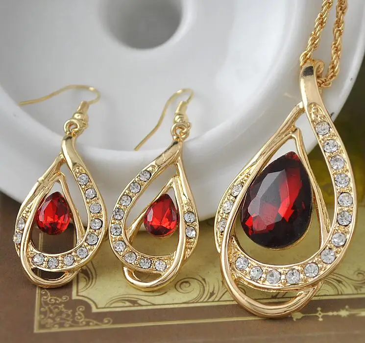 Женский ювелирный комплект из колье серёг и кольца с австрийскими кристаллами|new