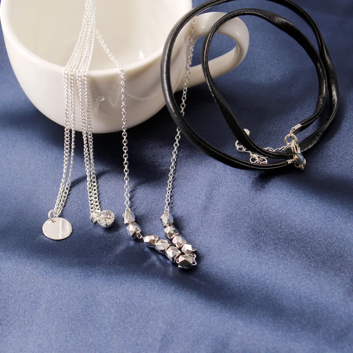 Sequin Rhinestone Pendant Choker Necklace Female Gold Color Clavicle Chains 2019 Fashion Jewelry Multi-layer Necklaces for Women | Украшения