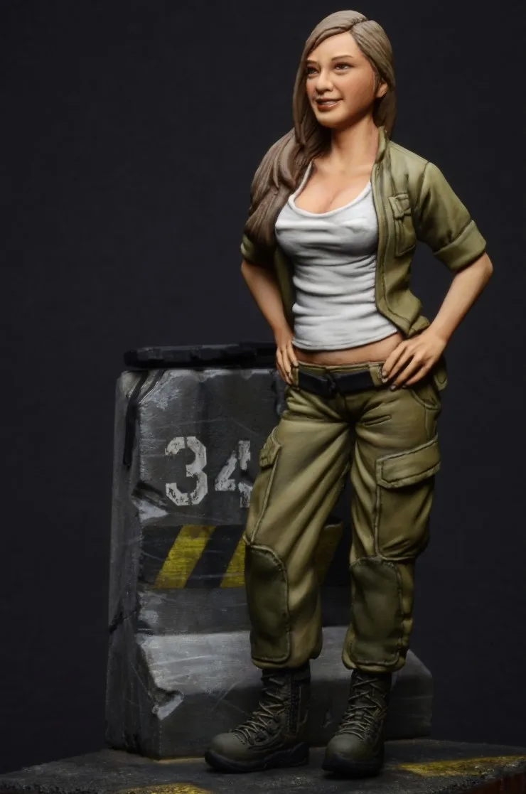 1/20 шкала 80 мм фигурка из смолы femanle soldier 80 мм(не содержит основание