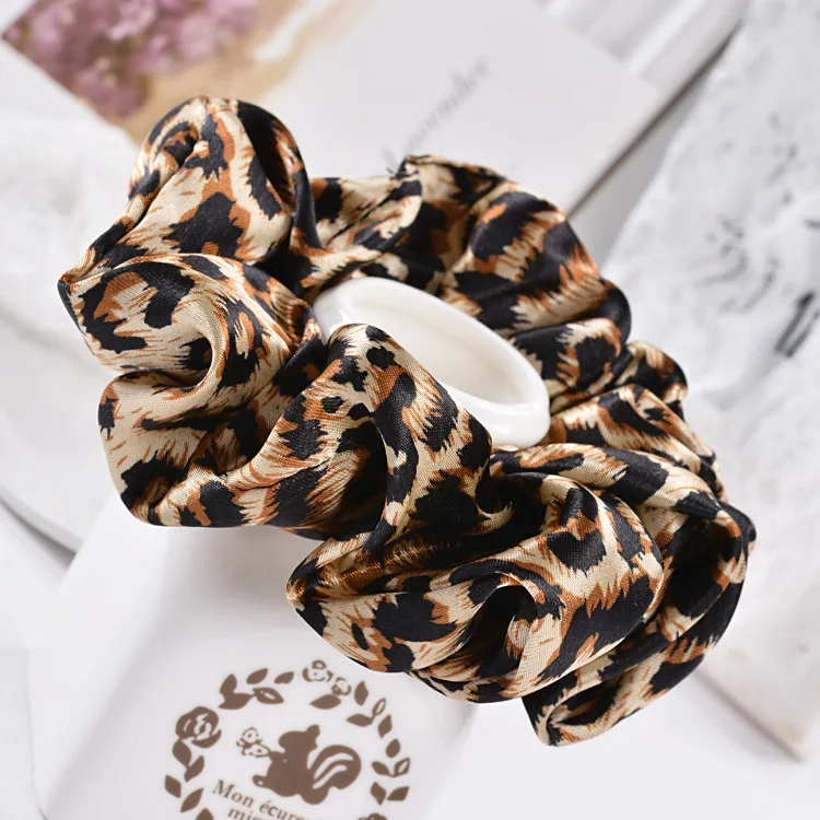 

New Women Leopard print Flower Hair Scrunchies Headwear Ponytail Holder Hair Ties Ropes Elastic Hair Bands Large intestine