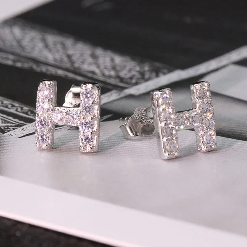 Серьги-гвоздики белого золота с буквенным принтом H модные простые женские