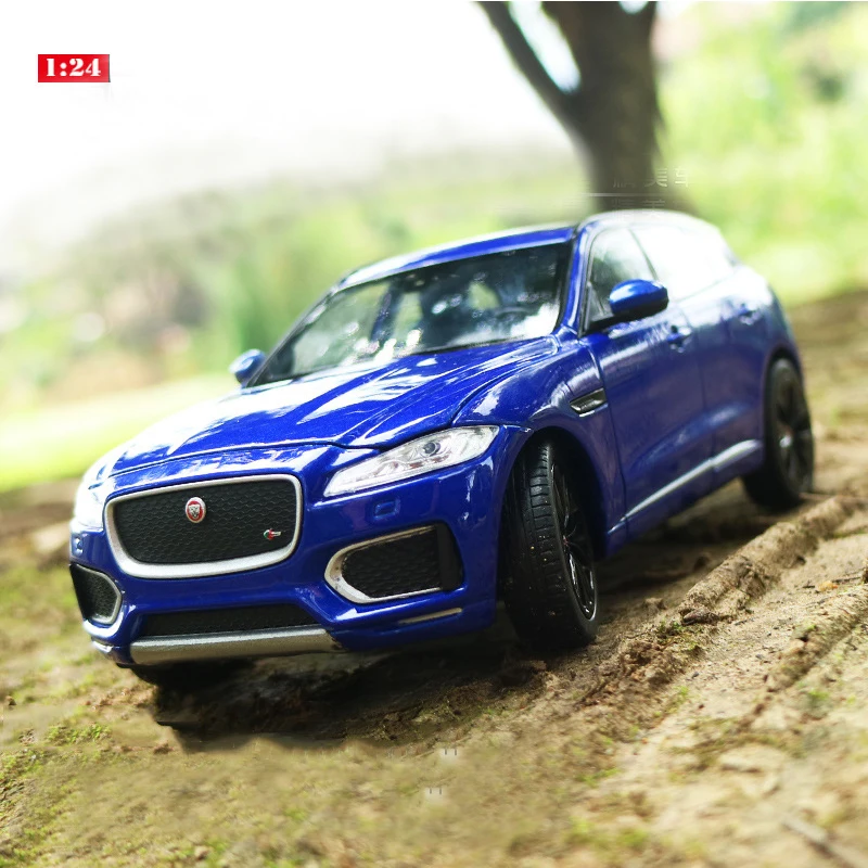 SAINTGI внедорожник автомобиль F-PACE Новый 2018 2017 автомобилей 2 металлические ABS 18 см 1:24